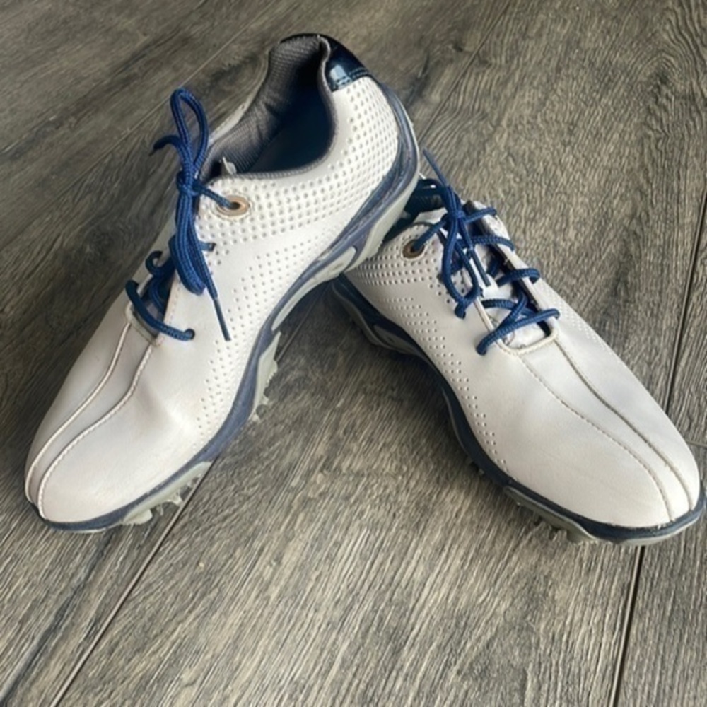Footjoy shoes youth size 4 golf shoes white with blue trim
